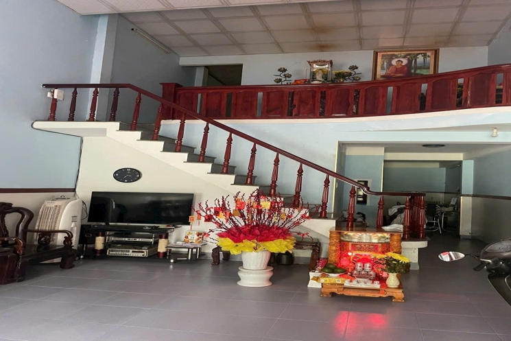 BÁN NHÀ GÁC LỬNG 100M² – ĐỐI DIỆN CÔNG VIÊN – TRẦN KIM BẢNG – CHỈ 6.4 TỶ