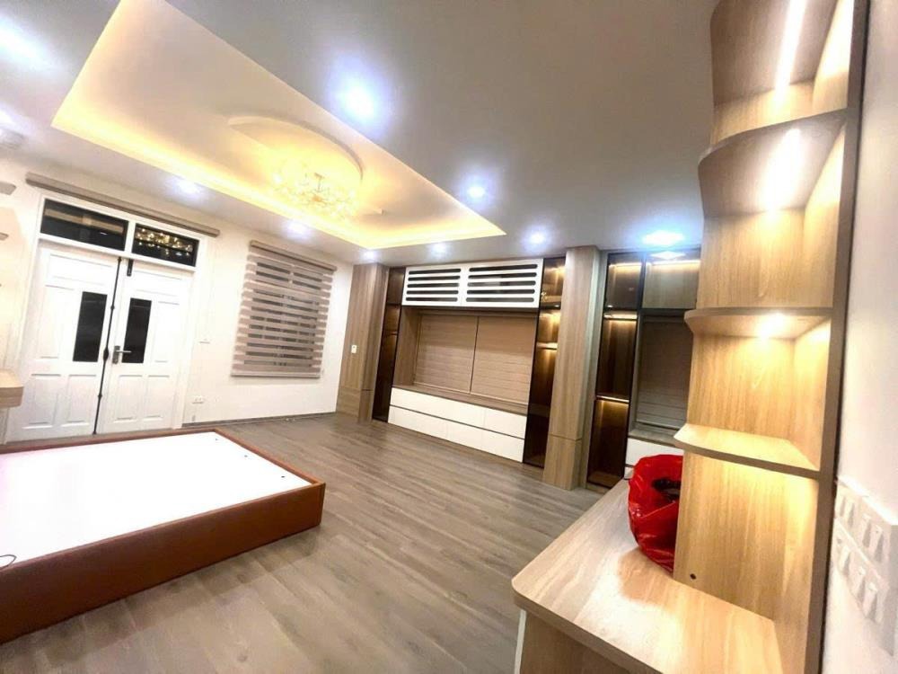 Tòa Văn Phòng Mặt Tiền Đẹp - Thái Thịnh, Đống Đa - 52m2, 7 Tầng