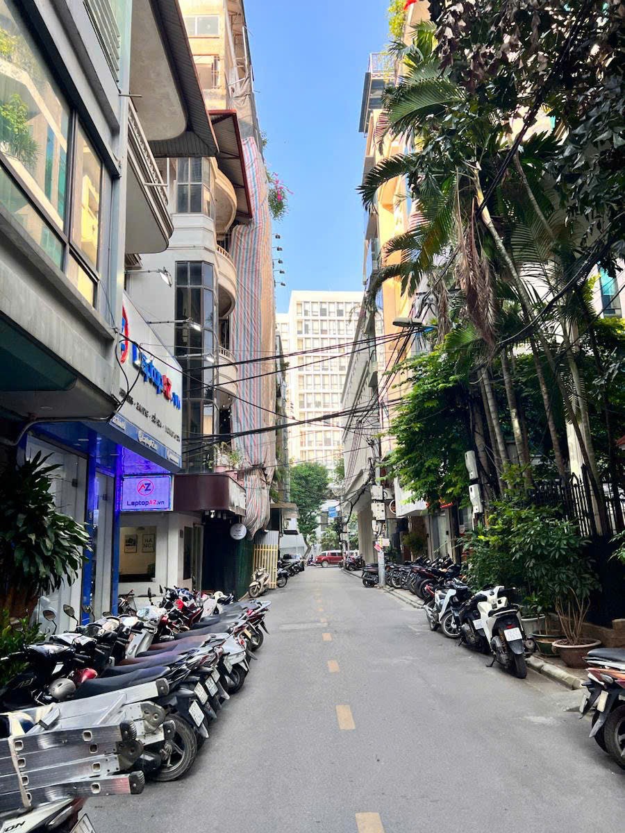 Văn Phòng Phố Thái Hà - 51m2, 7 Tầng, Mặt Tiền 5.25m - Giá 31 Tỷ