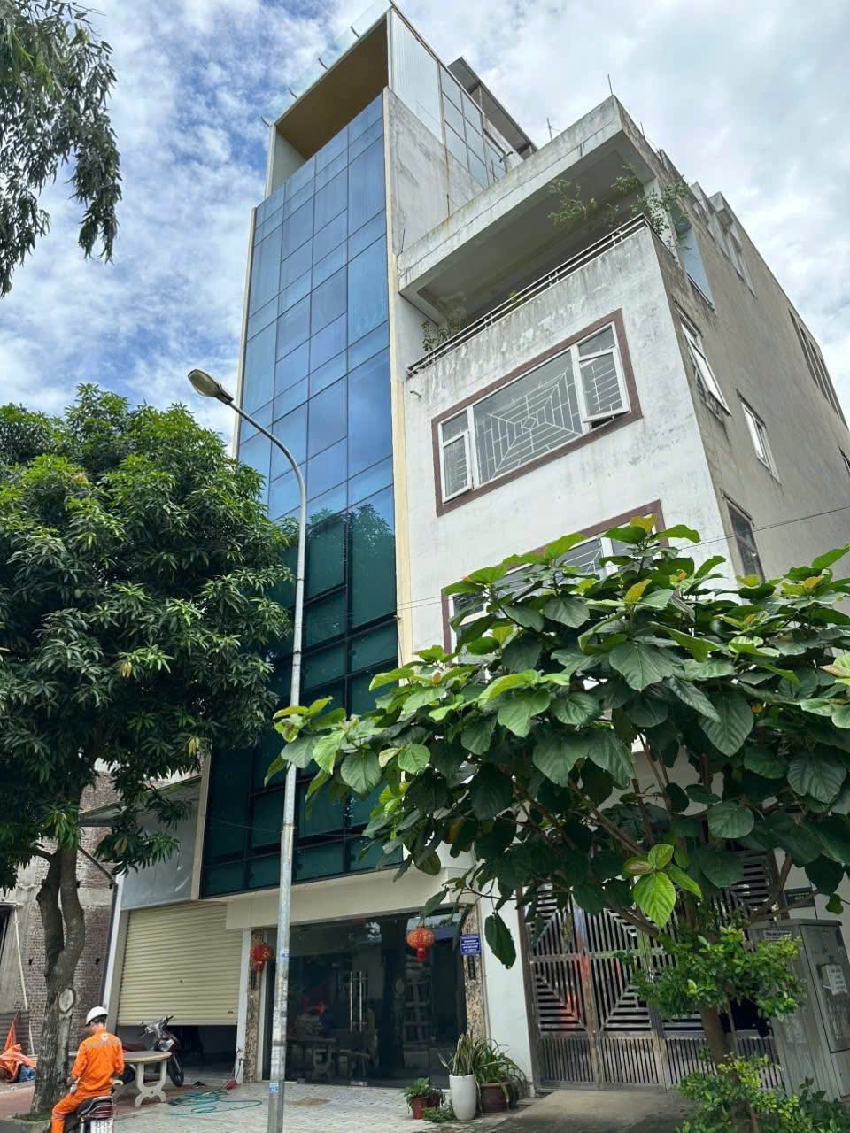 Văn Phòng Phố Thái Hà - 51m2, 7 Tầng, Mặt Tiền 5.25m - Giá 31 Tỷ