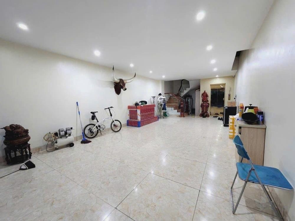 Văn Phòng Phố Thái Hà - 51m2, 7 Tầng, Mặt Tiền 5.25m - Giá 31 Tỷ