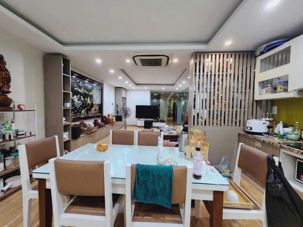 Văn Phòng Phố Thái Hà - 51m2, 7 Tầng, Mặt Tiền 5.25m - Giá 31 Tỷ