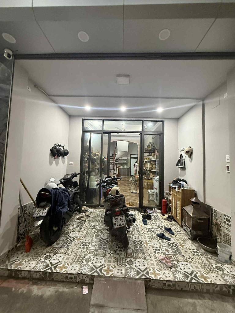 Bán nhà ngõ thông tứ tung, gần phố - Vị trí đắc địa, ở ngay