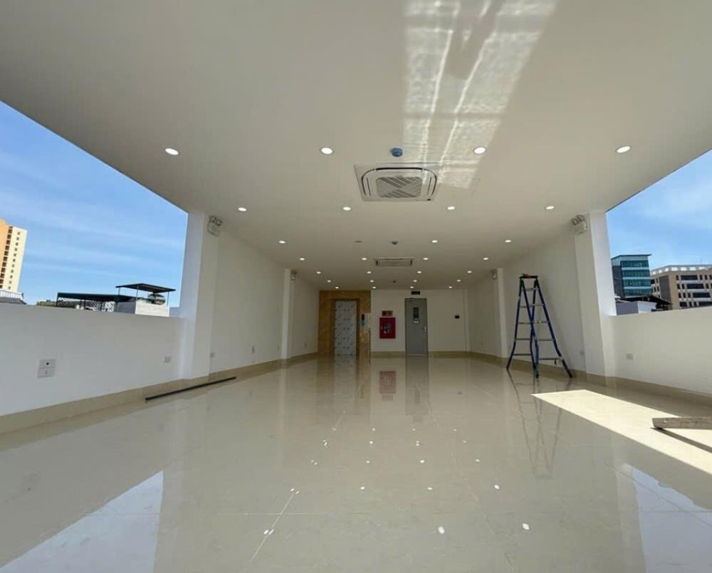 Siêu phẩm mặt phố Nguyễn Ngọc Nại: Tòa nhà 9 tầng thang máy, dòng tiền 200tr/tháng