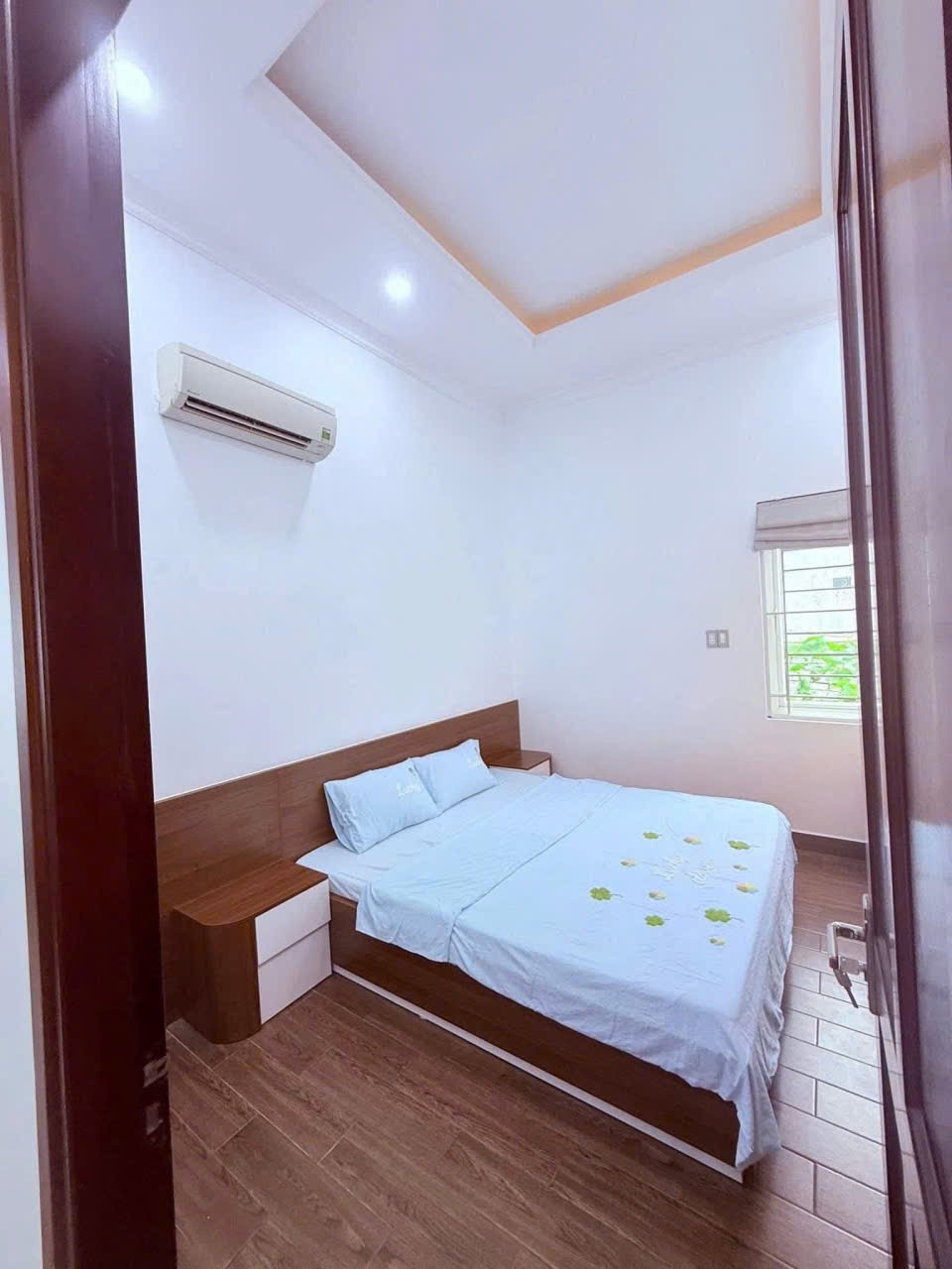 Biệt Thự Tân Hiệp - Hóc Môn: 10x22m - Full Nội Thất - Giá 9.5 Tỷ