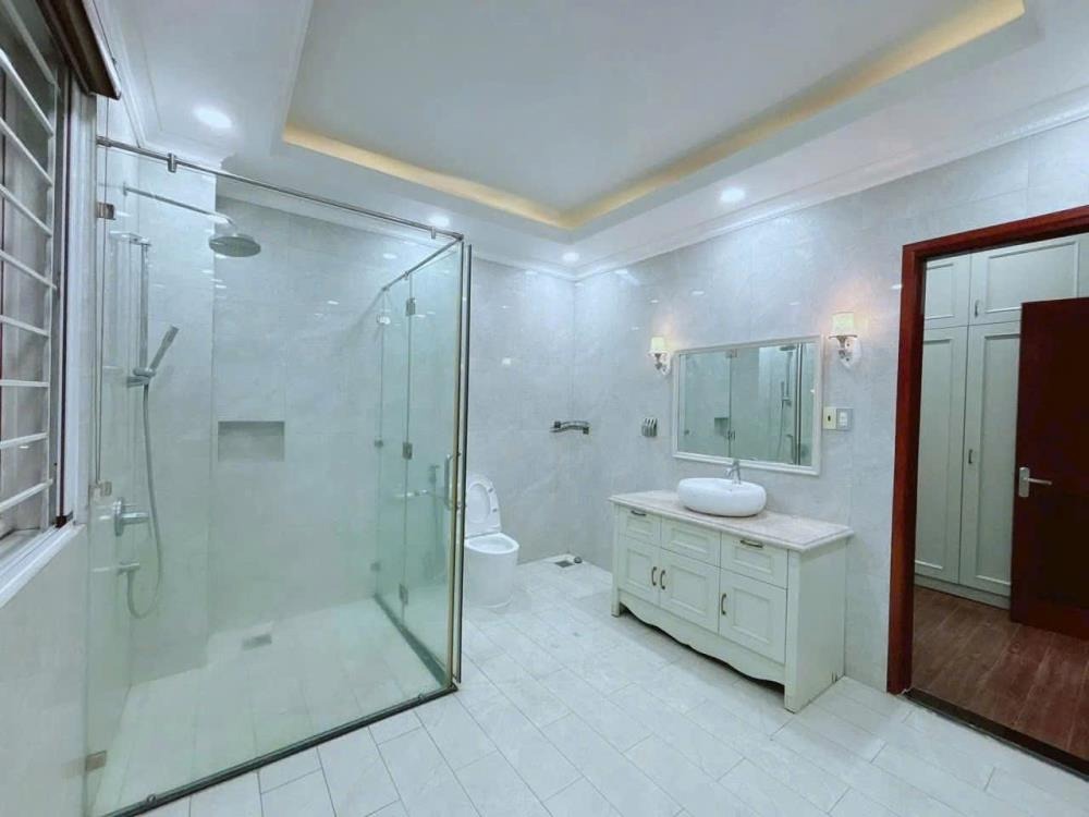 Biệt Thự Tân Hiệp - Hóc Môn: 10x22m - Full Nội Thất - Giá 9.5 Tỷ