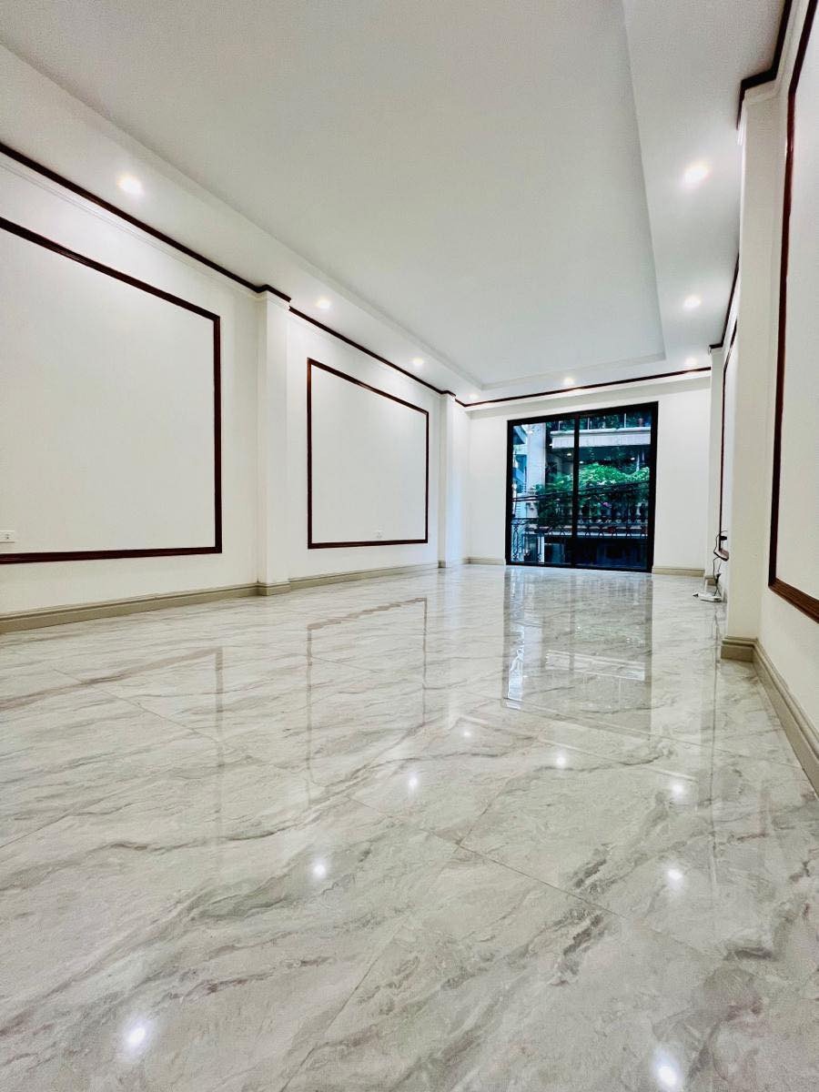 Bán nhà mặt phố Cầu Giấy - 7 tầng thang máy - Kinh doanh đỉnh cao - Giá 19.5 tỷ