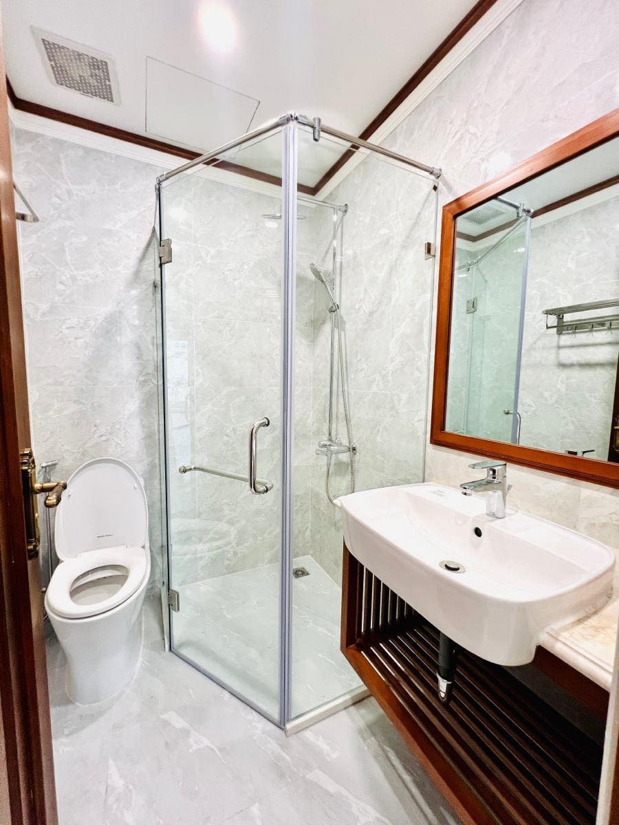 Bán nhà mặt phố Cầu Giấy - 7 tầng thang máy - Kinh doanh đỉnh cao - Giá 19.5 tỷ