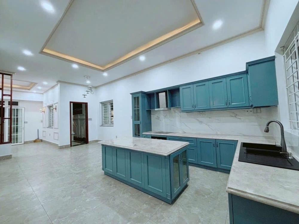 Biệt Thự Tân Hiệp - Hóc Môn: 10x22m - Full Nội Thất - Giá 9.5 Tỷ