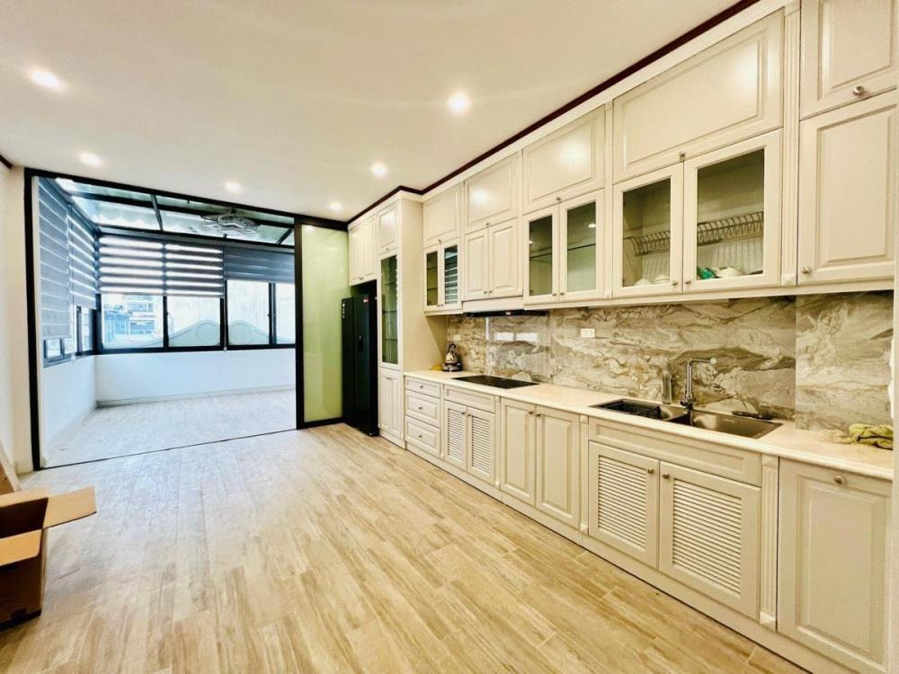 Bán nhà mặt phố Cầu Giấy - 7 tầng thang máy - Kinh doanh đỉnh cao - Giá 19.5 tỷ