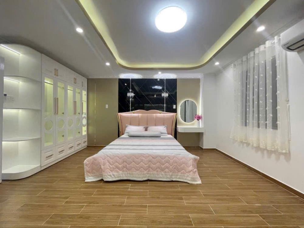 Bán nhà HXH Dương Cát Lợi, Quận 7 - 97m2, 4PN, 9.25 tỷ - Pháp lý chuẩn