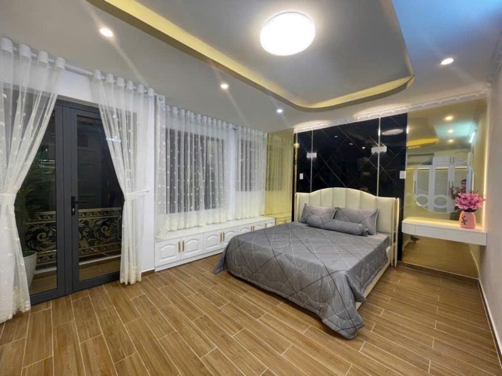 Bán nhà HXH Dương Cát Lợi, Quận 7 - 97m2, 4PN, 9.25 tỷ - Pháp lý chuẩn