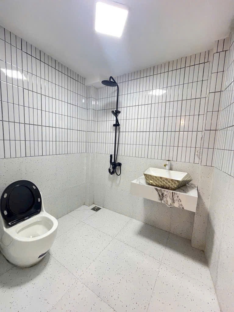 Bán nhà HXH Dương Cát Lợi, Quận 7 - 97m2, 4PN, 9.25 tỷ - Pháp lý chuẩn