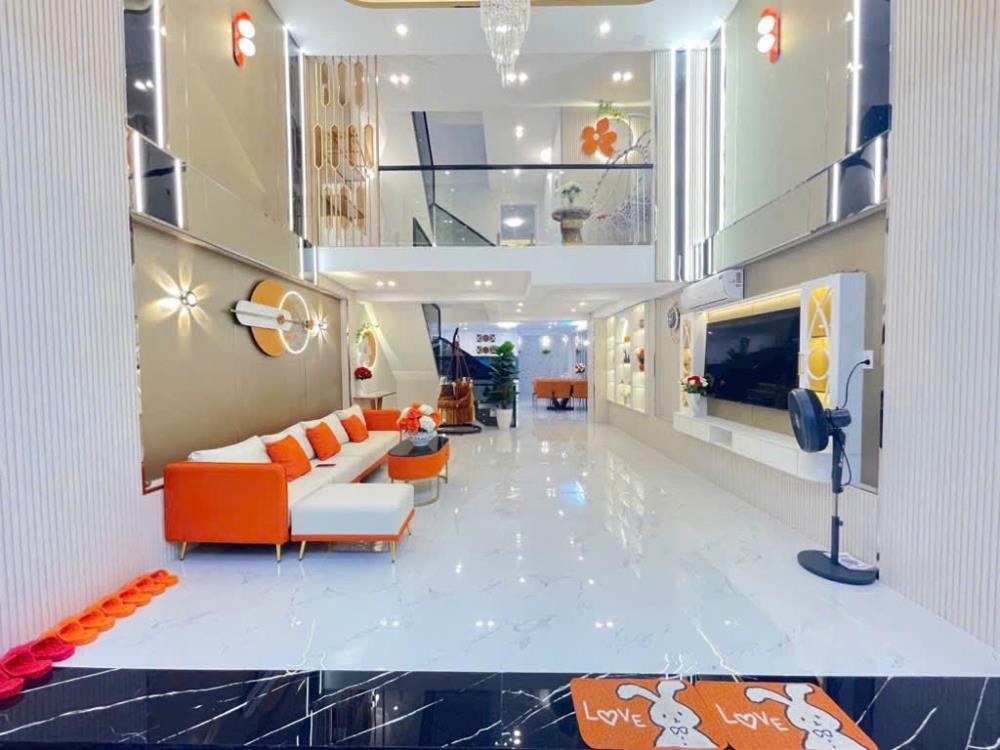Bán nhà HXH Dương Cát Lợi, Quận 7 - 97m2, 4PN, 9.25 tỷ - Pháp lý chuẩn