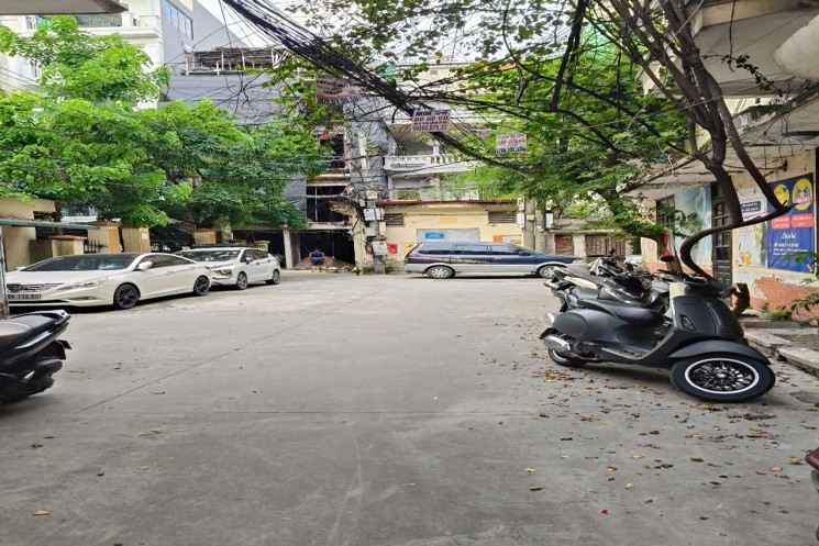 BÁN GẤP NHÀ PHÂN LÔ – Ô TÔ ĐỖ CỬA – 30M RA PHỐ – KINH DOANH TỐT - DÒNG TIỀN ỔN ĐỊNH - GIÁ CHỈ NHỈNH