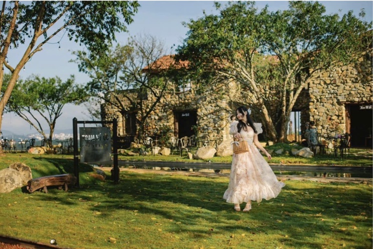 + Mỹ Khê, Bán đất tặng nhà 5,5 tầng mặt tiền Lâm Hoành, hiện đang có 20 phòng cho thuê thu nhập