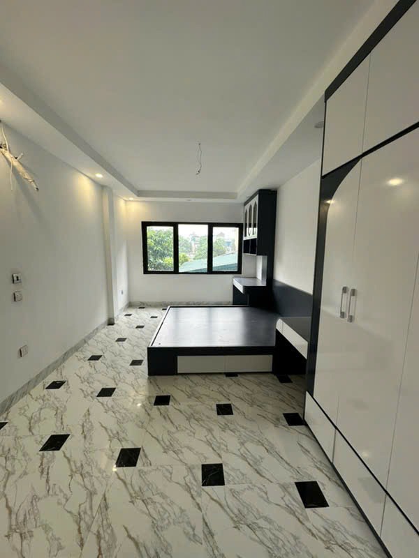 Bán nhà sát Times City - 5 tầng, thang máy, lô góc, ô tô vào nhà - Giá 9.x tỷ