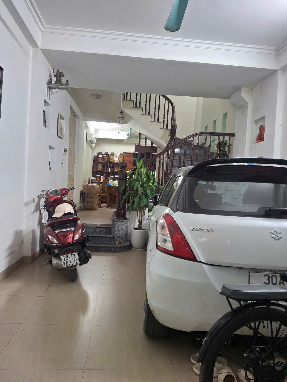 Liền Kề Mậu Lương 50m2, 5 Tầng, Mặt Tiền 4m, Giá 12.6 Tỷ - Vị Trí Đắc Địa
