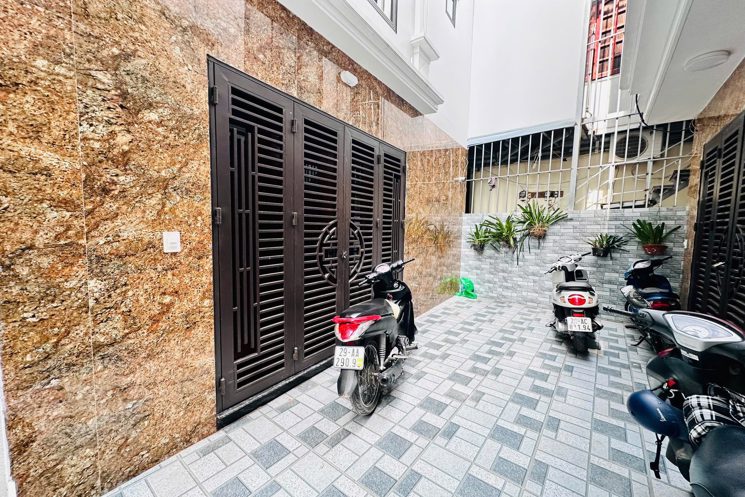 CỔ NHUẾ- 31M2 - MẶT TIỀN 5.5M – 5 TẦNG - 6.9 TỶ- OTO ĐỖ SÁT NHÀ- Ở NGAY !!!