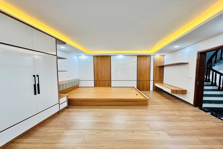 CỔ NHUẾ- 31M2 - MẶT TIỀN 5.5M – 5 TẦNG - 6.9 TỶ- OTO ĐỖ SÁT NHÀ- Ở NGAY !!!