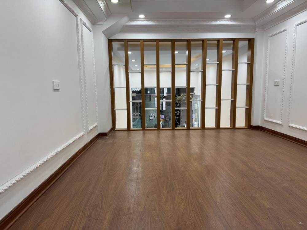 Nhà Mậu Lương, Kiến Hưng: Lô Góc Kinh Doanh Đỉnh, Thang Máy, Ô Tô Tránh