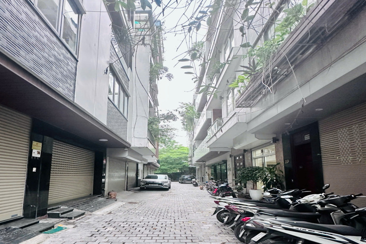 BÁN NHÀ  PHÂN LÔ CÁN  BỘ HỌC VIỆN TƯ PHÁP –LÊ VĂN LƯƠNG – Ô TÔ TRÁNH – KINH DOANH – 100M² – 4 TẦNG