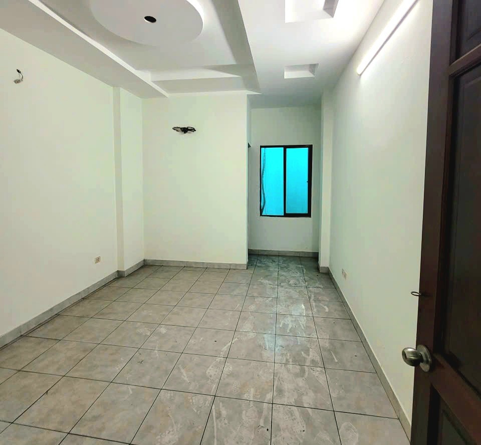 Bán nhà mặt tiền Nguyễn Chí Thanh, Quận 10 - 54m² - 4 Tầng - Vị trí đắc địa