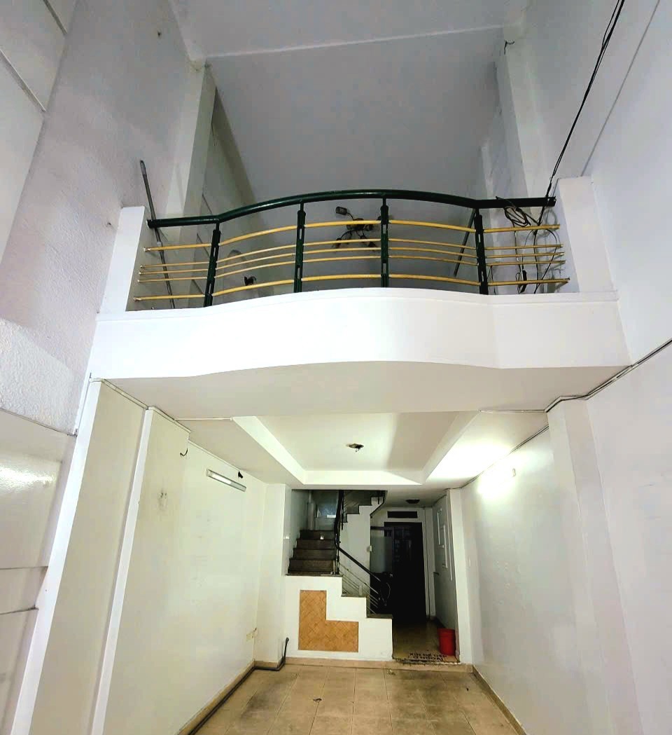 Bán nhà mặt tiền Nguyễn Chí Thanh, Quận 10 - 54m² - 4 Tầng - Vị trí đắc địa