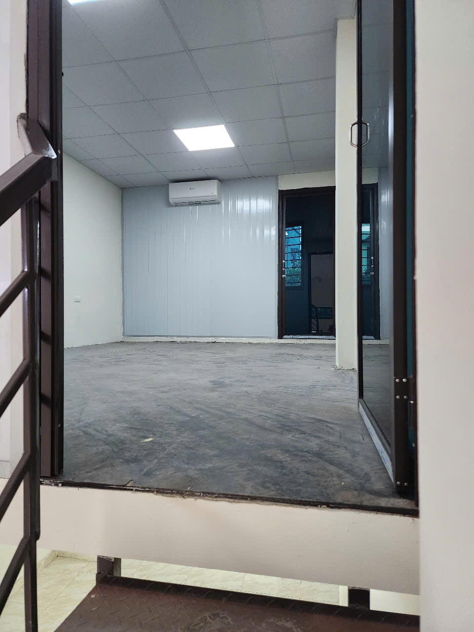 Cho thuê nhà 1.5 tầng, 2PN, đủ nội thất - Nam Phù, Hà Nội