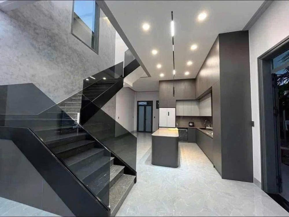Bán nhà 1 trệt 1 lầu, 7x25m, 3PN, Sổ Hồng Riêng