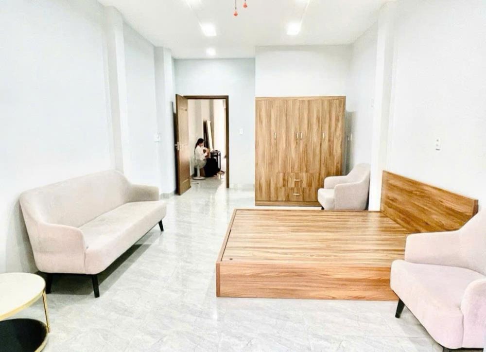 Bán Gấp CHDV 9 Phòng, 5 Tầng BTCT, Thu Nhập ~600 triệu/năm - Nguyễn Thái Sơn