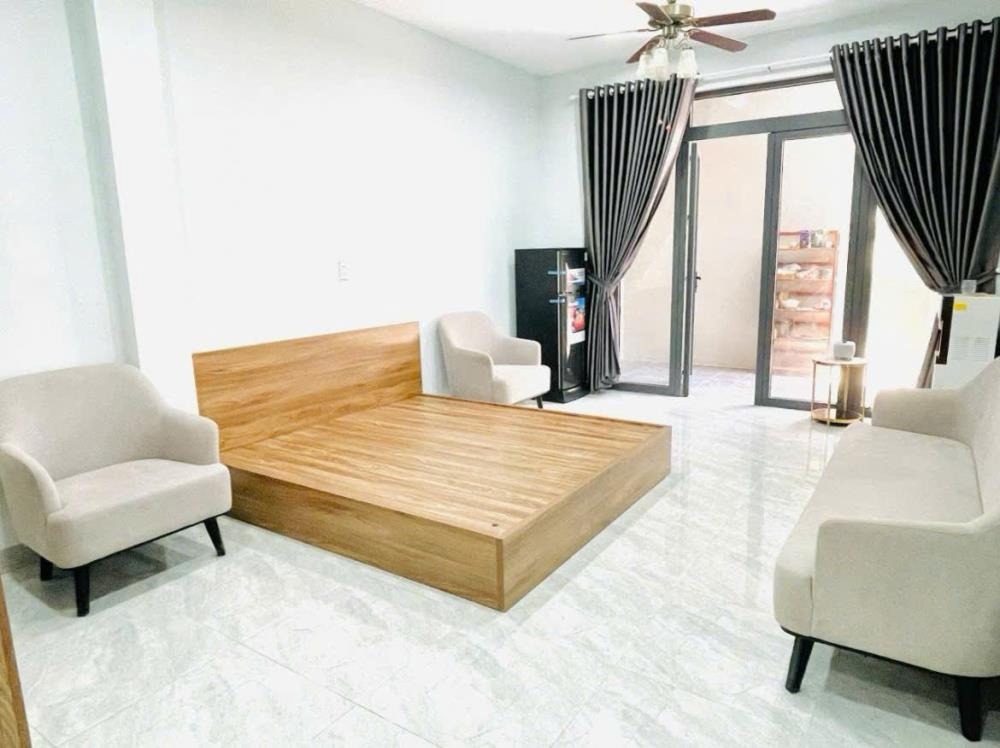 Bán Gấp CHDV 9 Phòng, 5 Tầng BTCT, Thu Nhập ~600 triệu/năm - Nguyễn Thái Sơn