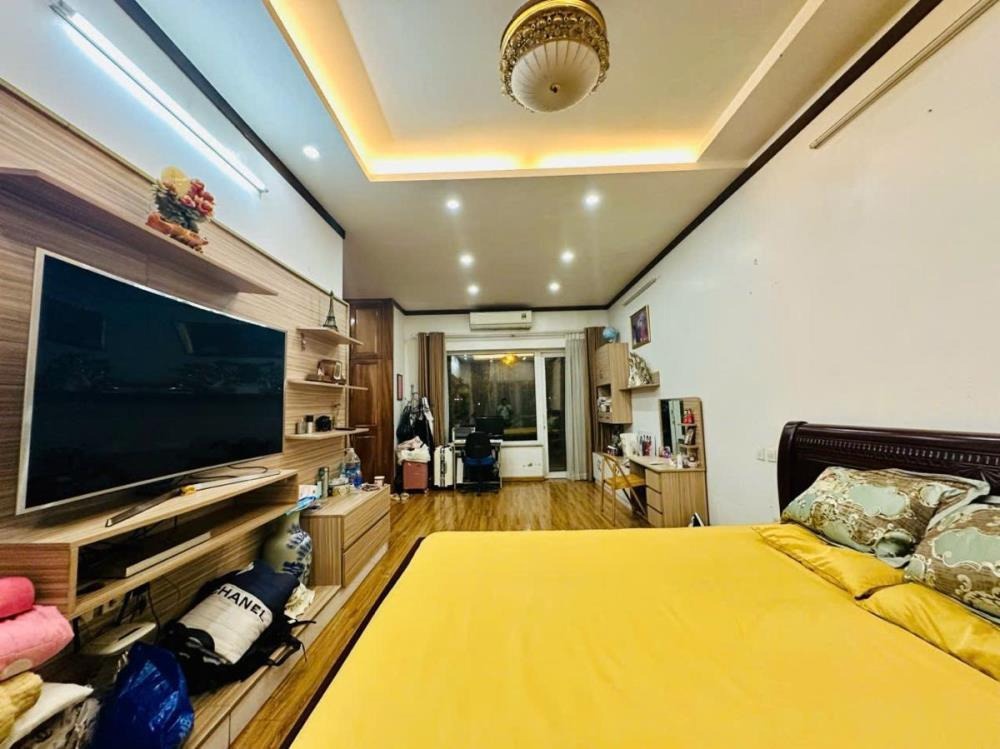 Bán Biệt Thự Tây Hồ - 110m2 x 5 Tầng, Lô Góc, Thang Máy, View Đẹp - Giá 33 Tỷ