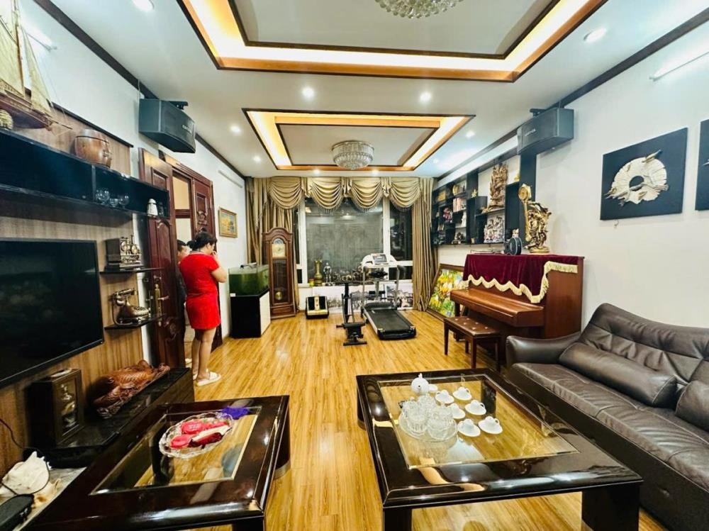 Bán Biệt Thự Tây Hồ - 110m2 x 5 Tầng, Lô Góc, Thang Máy, View Đẹp - Giá 33 Tỷ