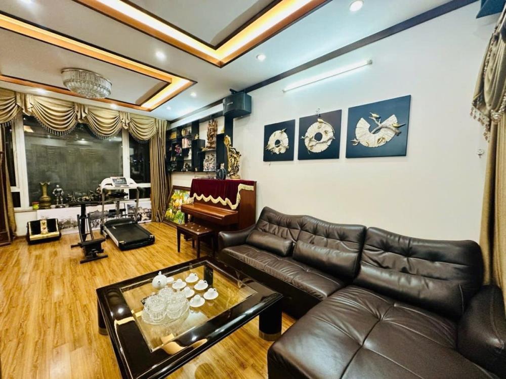 Bán Biệt Thự Tây Hồ - 110m2 x 5 Tầng, Lô Góc, Thang Máy, View Đẹp - Giá 33 Tỷ