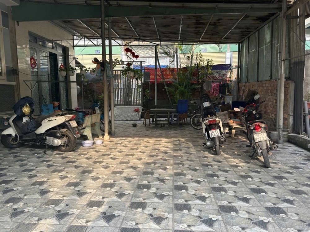 Bán Nhà Ngã Tư Hóc Môn - 139m2 - Giá Tốt - Thương Lượng