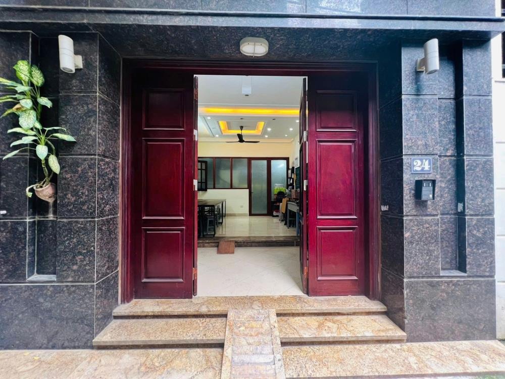 Bán nhà riêng Quận Hai Bà Trưng, Hà Nội - 63m² 5 tầng, Mặt tiền 4.6m - Giá 18.9 tỷ