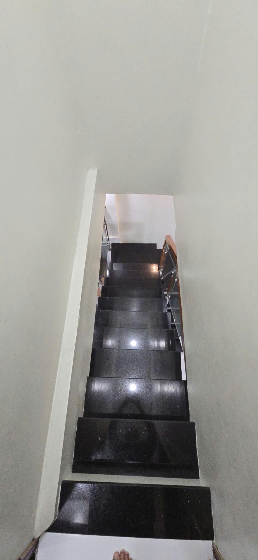 Bán nhà Quận 12: 1 trệt 1 lầu, 35m2, 2.95 tỷ - Sổ Hồng Riêng