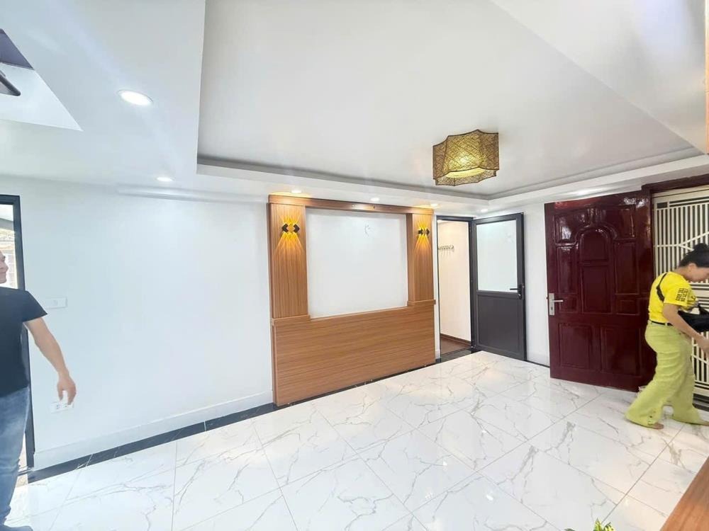 Bán nhà Hai Bà Trưng 100m2, 4 phòng ngủ, 4.5 tỷ - Ô tô đỗ cửa, gần Bách Khoa