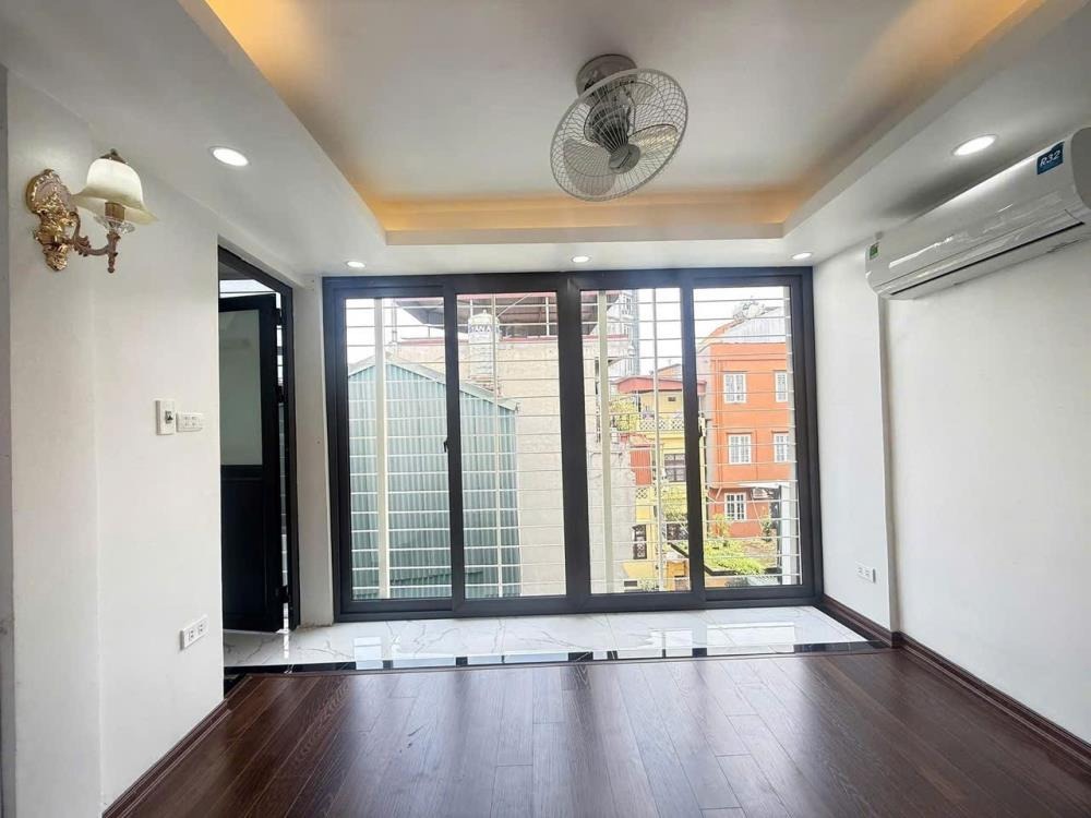 Bán nhà Hai Bà Trưng 100m2, 4 phòng ngủ, 4.5 tỷ - Ô tô đỗ cửa, gần Bách Khoa