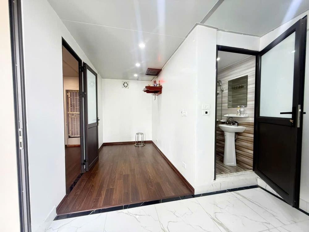 Bán nhà Hai Bà Trưng 100m2, 4 phòng ngủ, 4.5 tỷ - Ô tô đỗ cửa, gần Bách Khoa