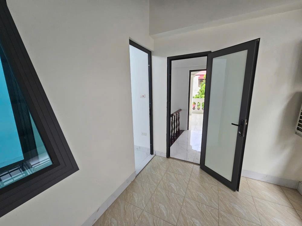 Bán nhà chính chủ 4 tầng, lô góc Vương Thừa Vũ, Thanh Xuân - Ô tô đỗ cửa