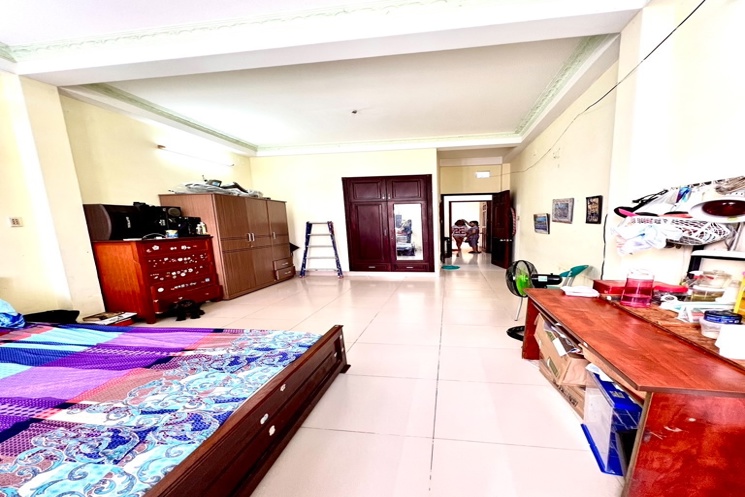 Bán Gấp Nhà Hẻm Huỳnh Tấn Phát Q7, 76m2, 3 Tầng, 5PN - Giá Chỉ 6.8 Tỷ, Sổ Đỏ