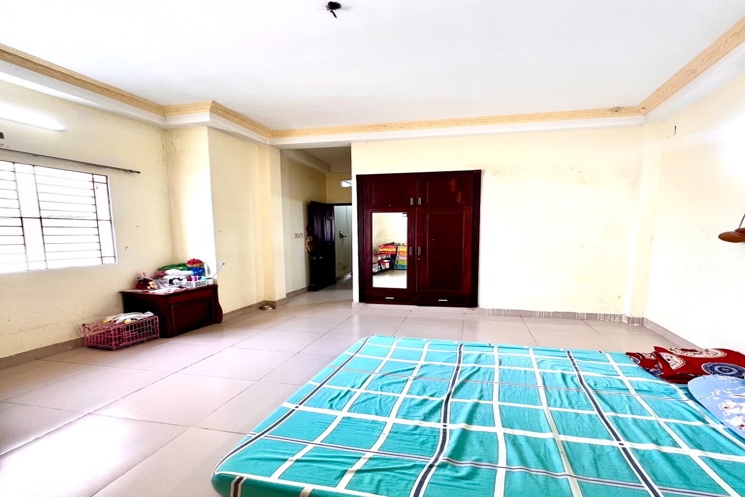 Bán Gấp Nhà Hẻm Huỳnh Tấn Phát Q7, 76m2, 3 Tầng, 5PN - Giá Chỉ 6.8 Tỷ, Sổ Đỏ