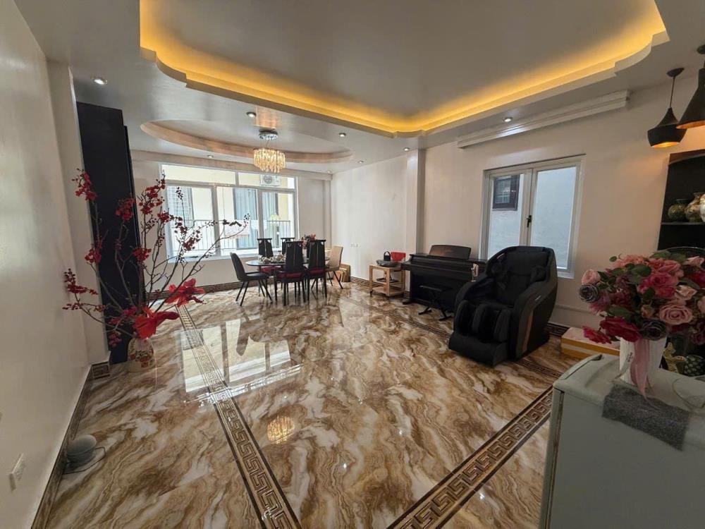 Bán Nhà Phân Lô Quân Đội Gần Phố Bưởi - 72m² - Lô Góc 3 Mặt Thoáng