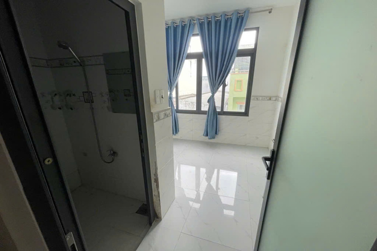 Bán Nhà Bùi Văn Ba, Quận 7, 4 Tầng 7 Phòng, Sổ Đỏ Giá Hời Chỉ 5.5 Tỷ