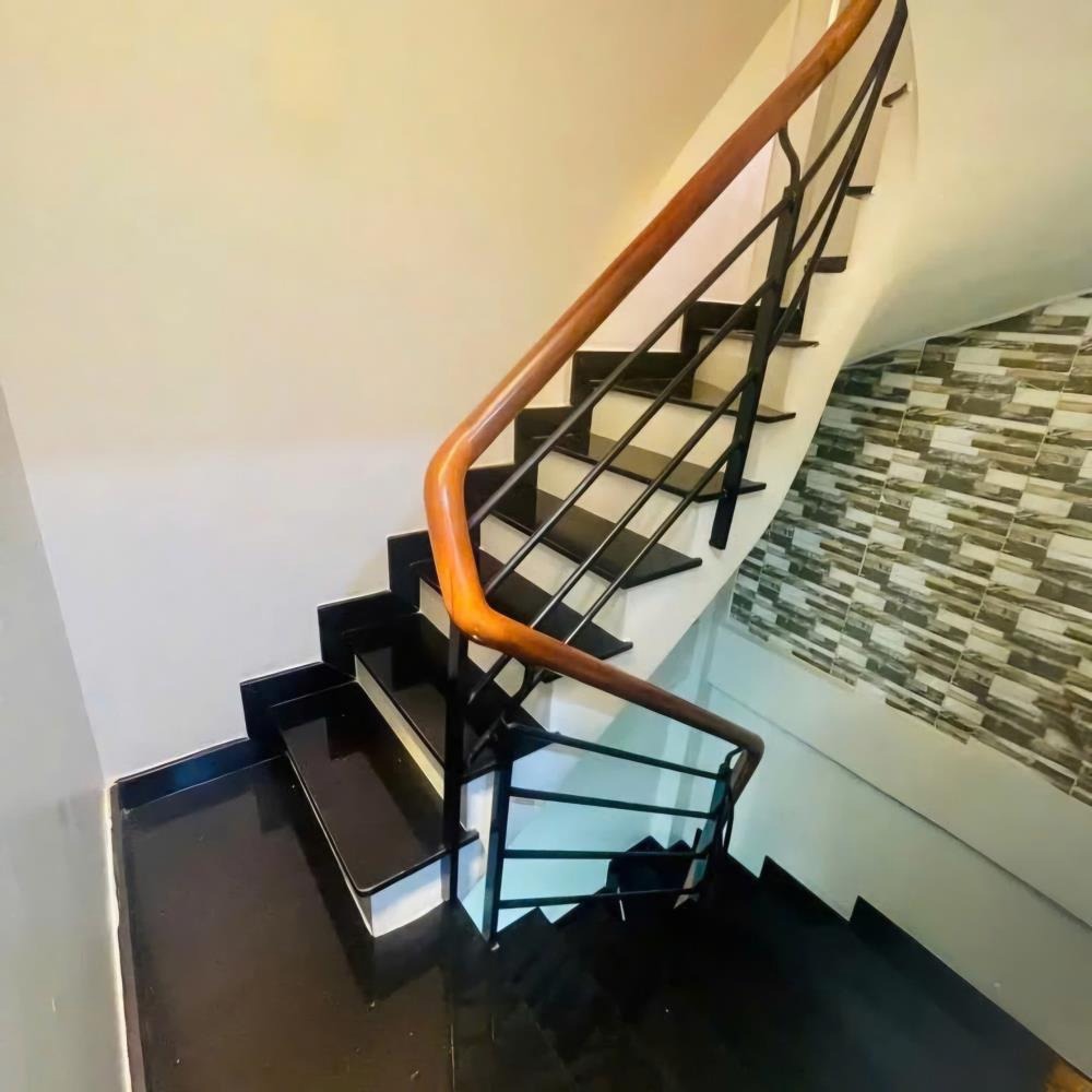 Bán nhà 4 tầng full nội thất Quận 3 - Giá 4.75 tỷ - Vị trí trung tâm