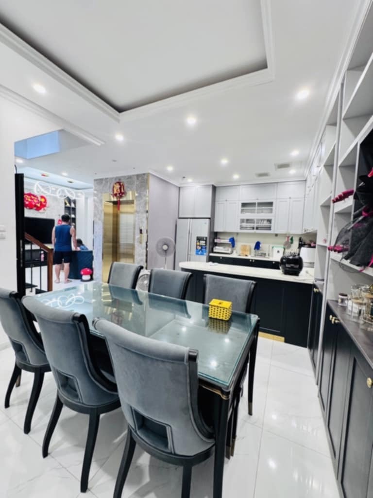 Bán Nhà Phố Hoàng Hoa Thám - Thang Máy - Full Nội Thất Nhập Khẩu