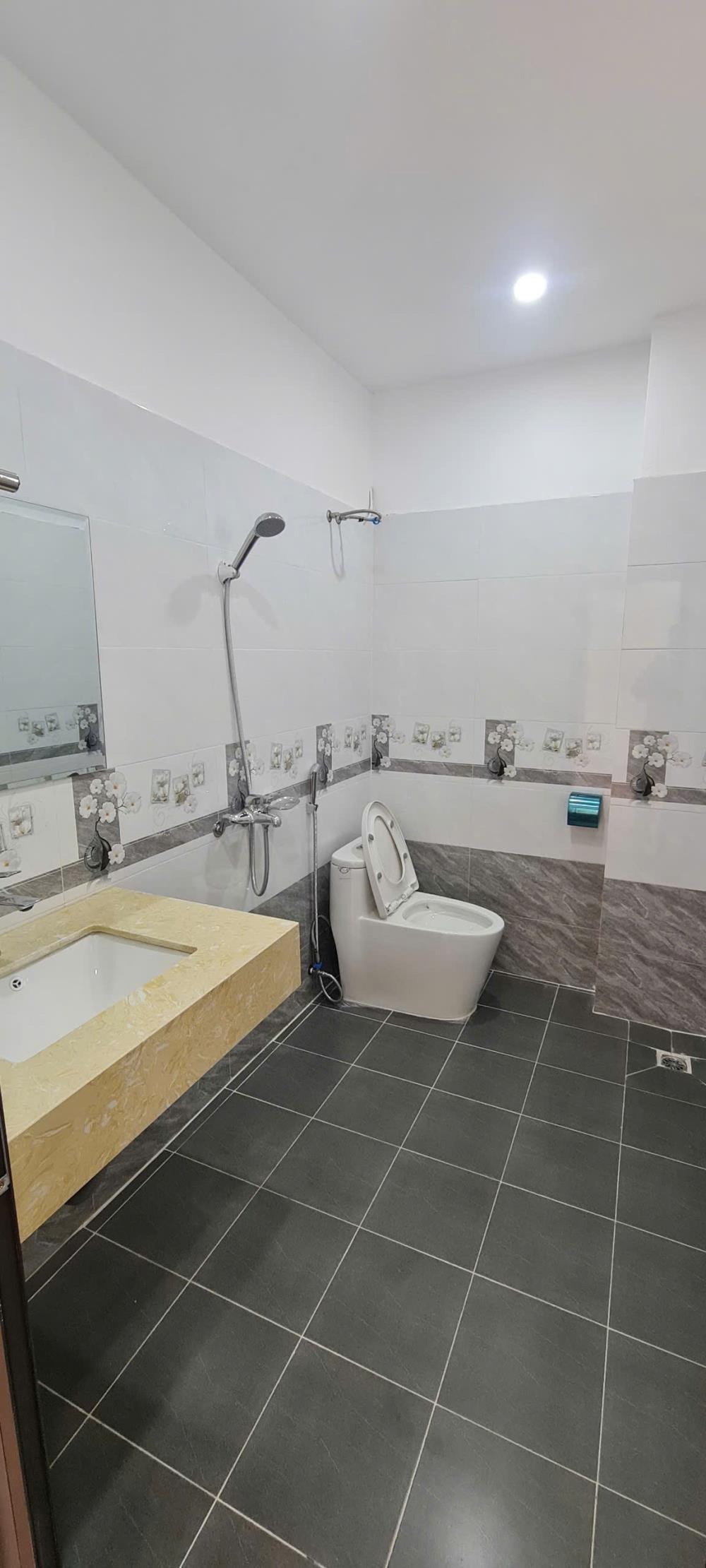 Bán Căn Góc 5 Tầng Đan Phượng, Ô Tô Vào Nhà, Gần Trường THPT Tân Lập