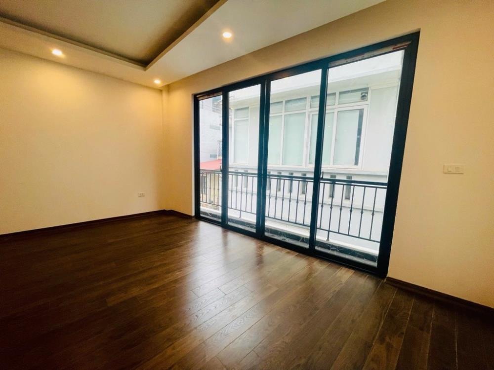 Nhà Mới Kính Coong, Ô Tô Sát Nhà, 6 Tầng Thang Máy, Ngõ 34 Âu Cơ - Giá 15.9 Tỷ
